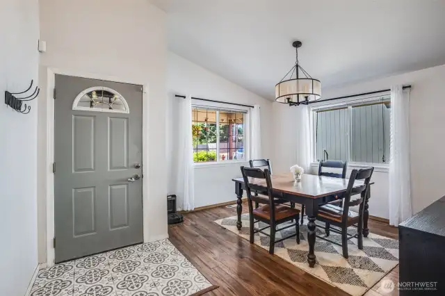 Entry coming into the formal dining room