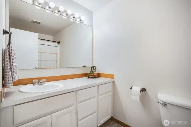 Bathroom 2 bedrooms share