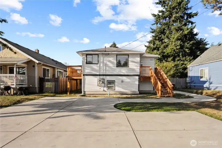 1-Story w/ Newly constructed basement - 3BD/1BA (Upper & Lower Lvl) + 4 Stalls (2/per Unit)