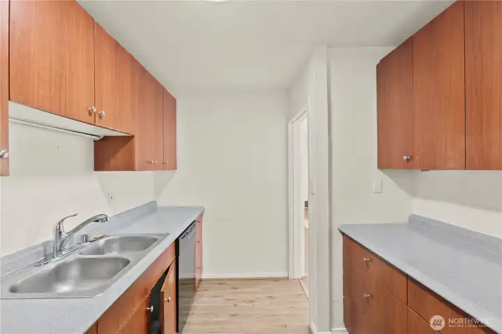 Kitchen - New Fridge & Range/Stove, Dishwasher & Blinds
