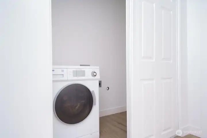 Unit B - Laundery Closet