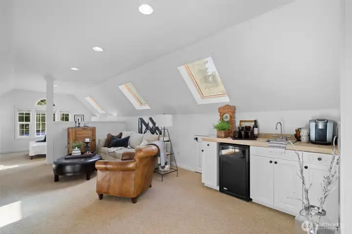 Kitchenette in bedroom