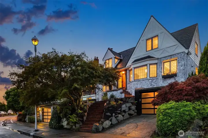 One original parking bay and two more bays reinforced with several steel beams. A true rarity.