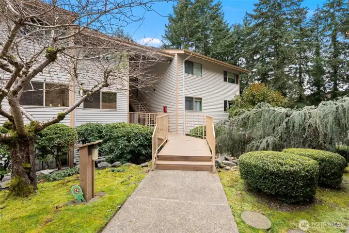Quiet setting close to amenities.  2-steps up . .