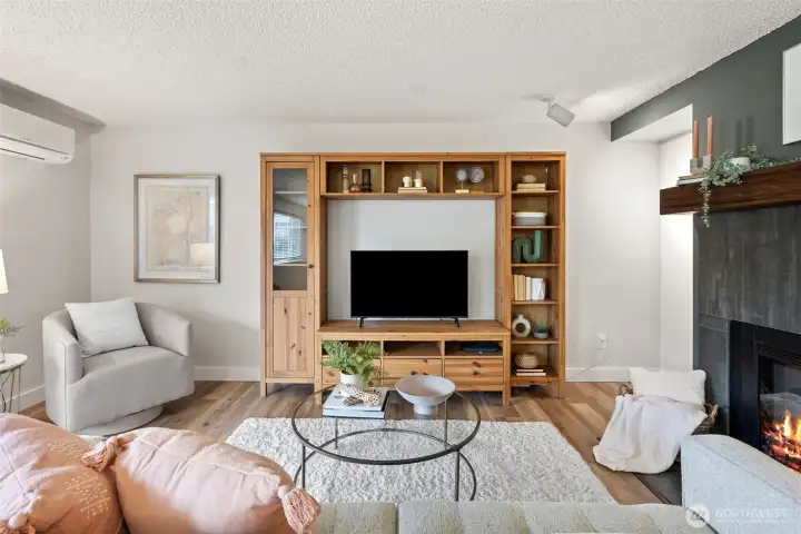 Ductless cooling/heating - always comfortable here!