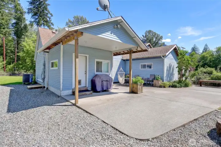 Large patio for enjoying some down time! Large patio for enjoying some down time!
