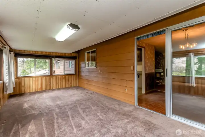 Sun room, window window A/C stays