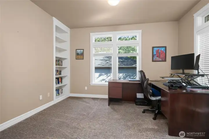 Main level office/bdrm...