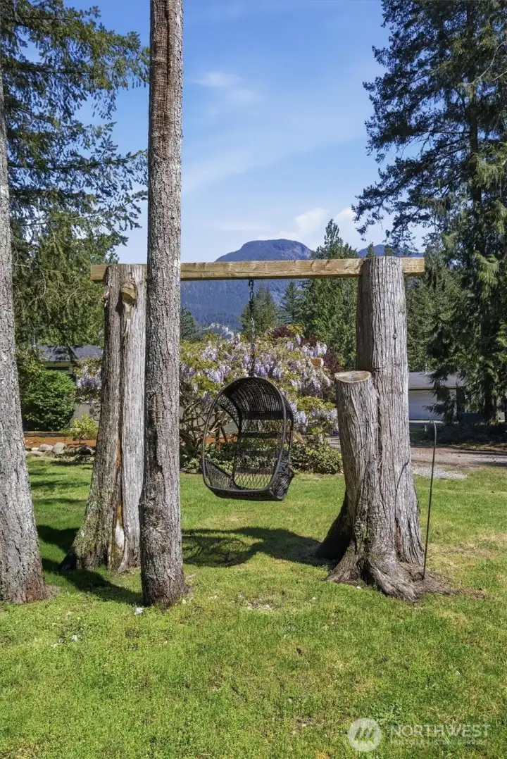 OUTDOOR SWING