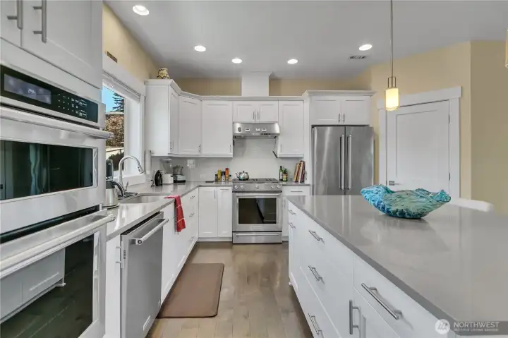 Kitchen is spacious and very functional for all of your entertaining