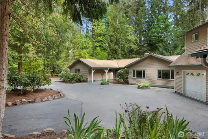 Main home and outbuilding detached.