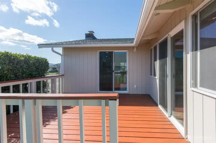 Sunny deck!