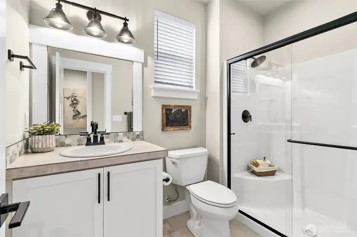 Main floor 3/4 bath