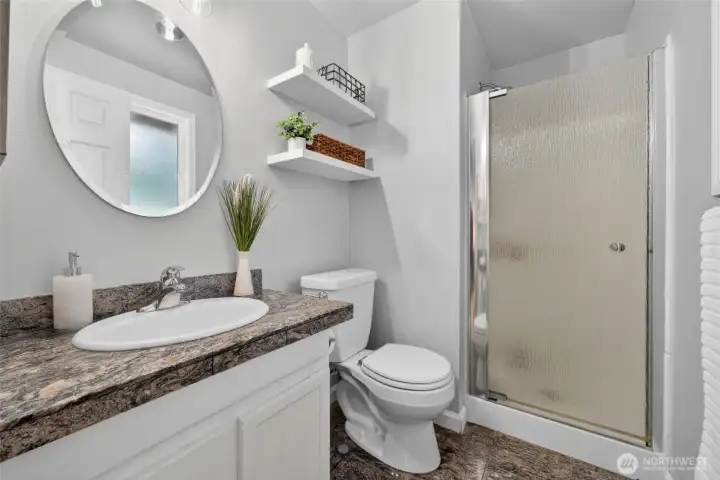 Private ensuite off of the primary bedroom