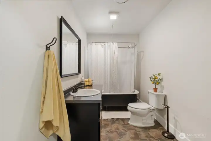 Main bath with adorable claw foot tub Main bath with adorable claw foot tub