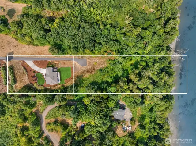 House lot with view and high-bank waterfront buildable lot.