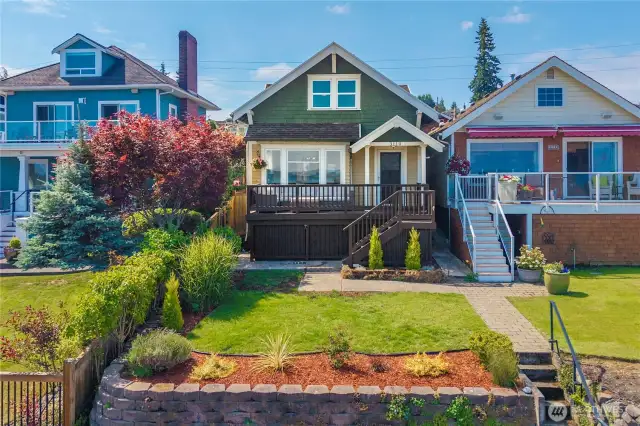 Charming home sitting in the highly sought after North Tacoma area!