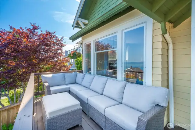 Start your day on the view deck overlooking the bay—peaceful, private, and picture-perfect.