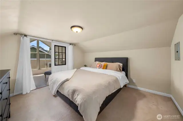 Bedroom has direct access to it's own private sanctuary - an atrium!