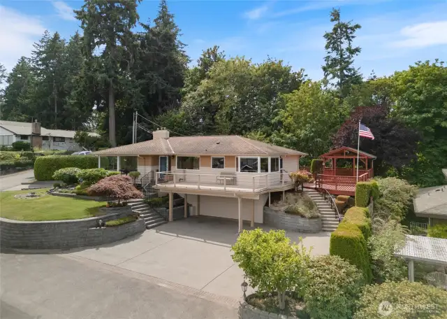 Located on a quiet street in the heart of Gig Harbor, this 2648 sq ft gem offers 3 bedrooms, 2.25 bathrooms, a private backyard, a 2-car garage, and an additional detached 1-car garage with shop. Enjoy amazing views of majestic Mt. Rainier and lovely views of Gig Harbor Bay.