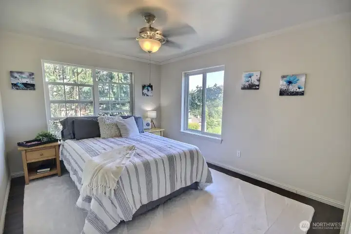 Enjoy the Mt Rainier views here!!