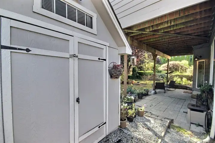Storage shed, too!