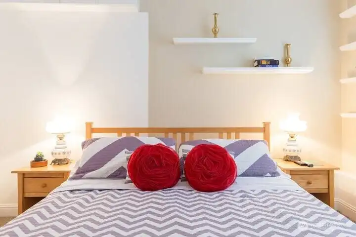 5th bedroom large enough for a king bed!