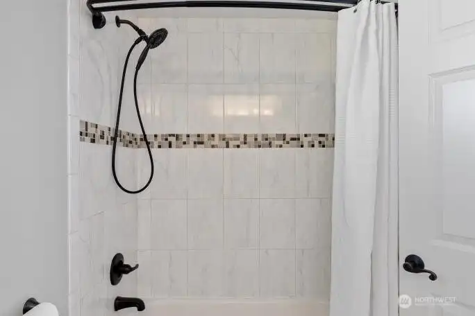 Large shower/tub combo
