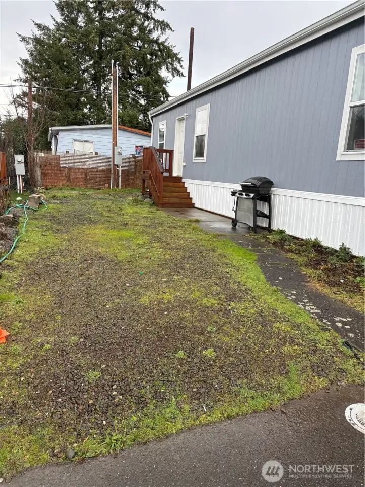 Plenty of parking right outside.