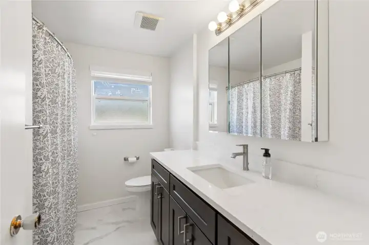 2026 Fully updated bathroom.