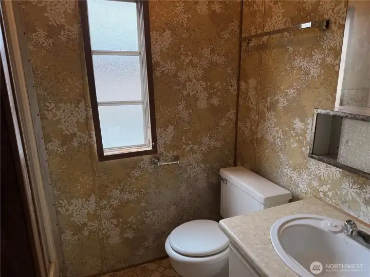 2nd primary bathroom