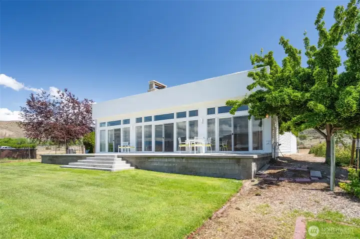 Large patio - amazing out door space