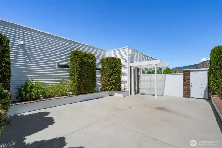 Courtyard - perfect for entertaining