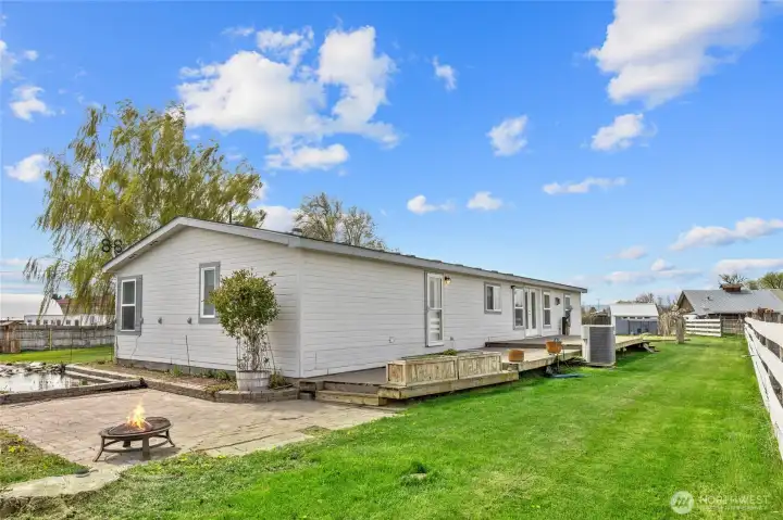 Backyard deck and patio!
