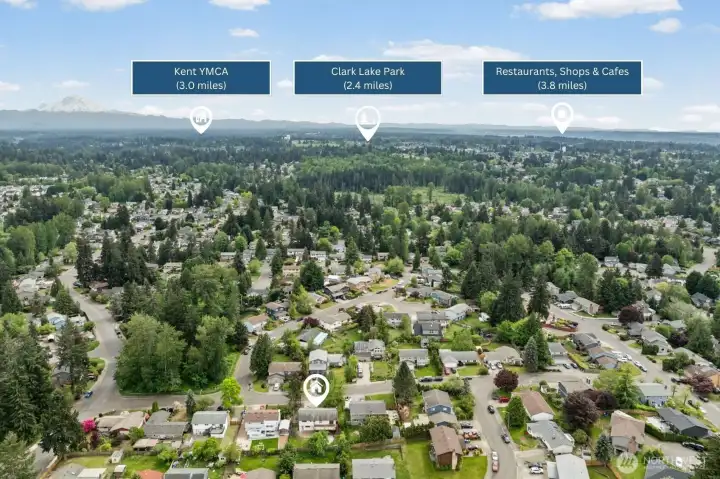 Morning workouts at the YMCA, afternoon walks at Clark Lake Park, dinner out — all within 4 miles, all with Mount Rainier watching over you. This is the Kent lifestyle that keeps people wanting to stay!