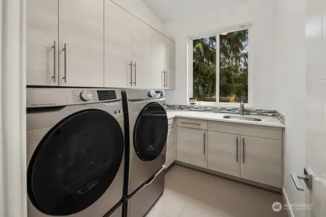 Main Flr Laundry Room