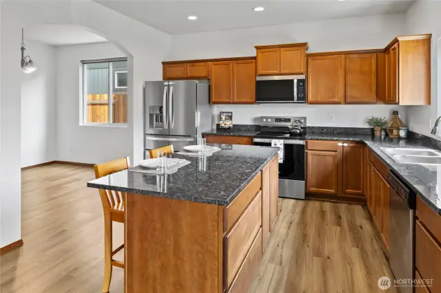 Brand new range and microwave.