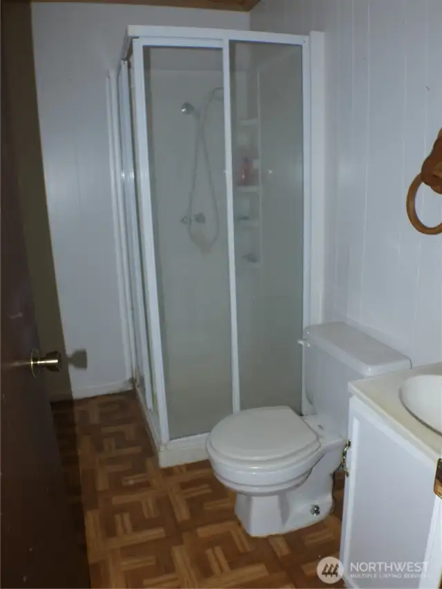 Bath off of utility room