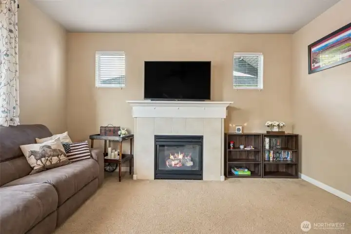 Living Room w/ gas fireplace