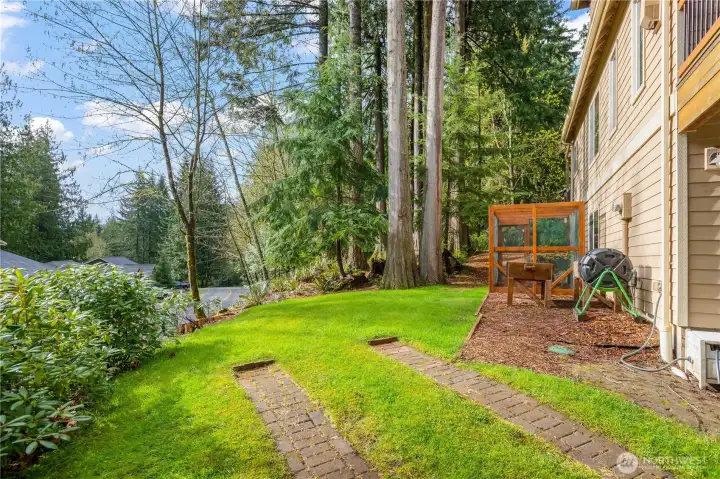 Outdoor area with garden structure and space for hobbies or planting