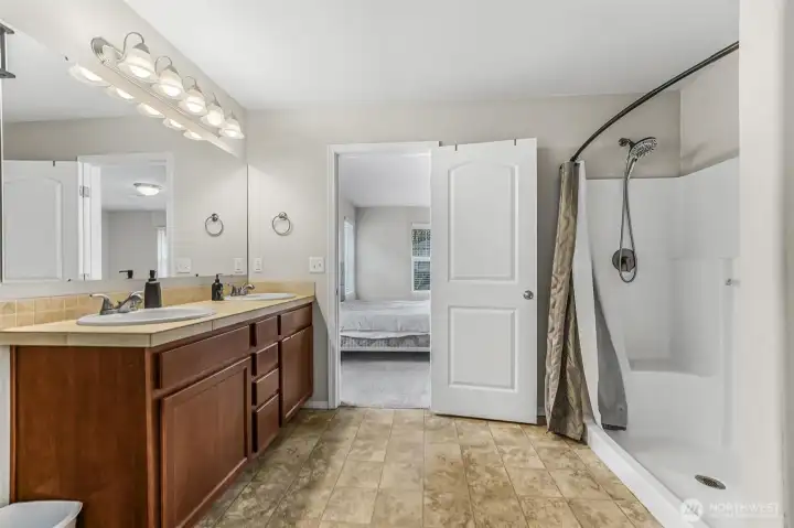 Primary suite bath