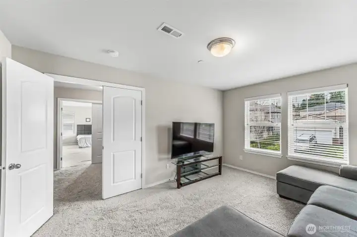 Bonus room / 5th bedroom / media room.