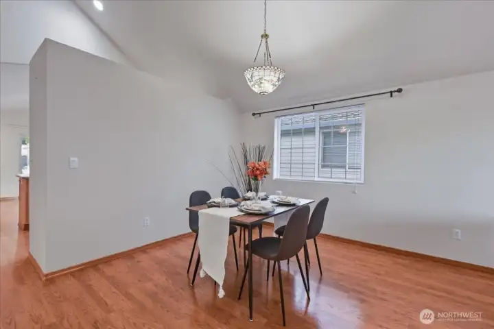 Dining area, vaulted ceilings, laminate floor