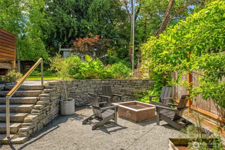 Fire pit area perfect for gathering.