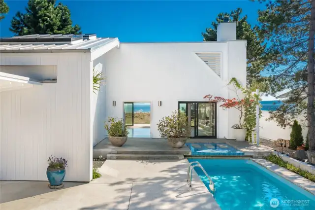 Private courtyard looks out to the beach