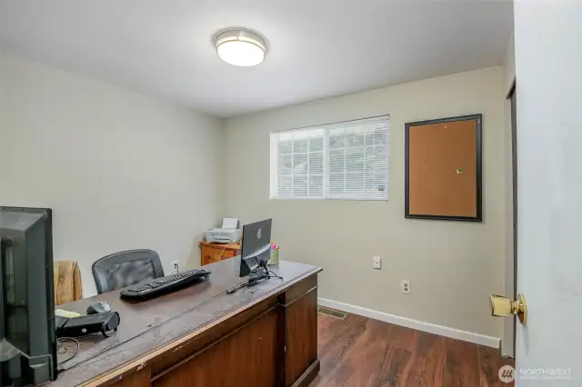 Second bedroom or home office/den