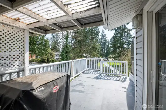 Large Rear covered deck with space for entertaining