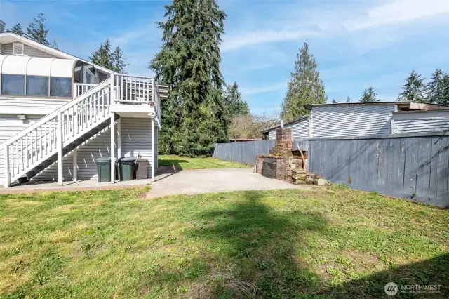 Fully fenced rear yard