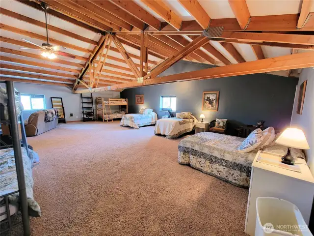 Large room upstairs great for a lot of guests!