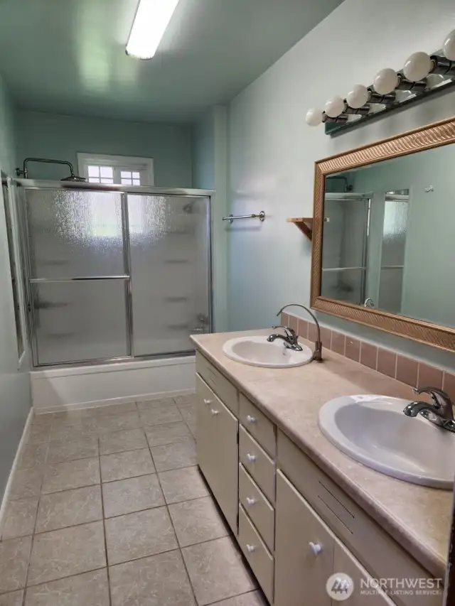 Double vanity and dual shower heads